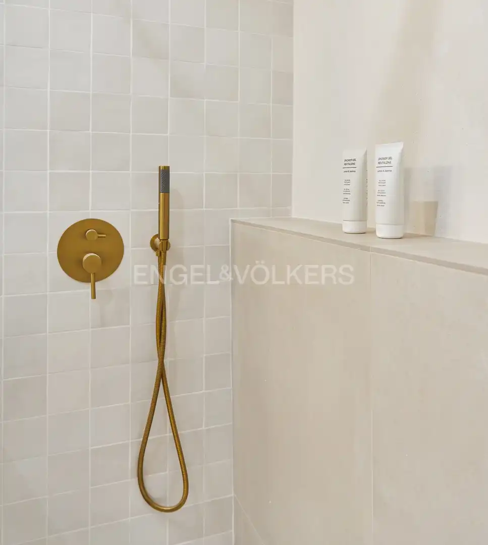 Baño de Piso de alquiler en Barcelona con Aire acondicionado, Calefacción y Balcón