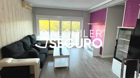 Photo 2 of Flat to rent in Jaime I el Conquistador , Reyes, Madrid