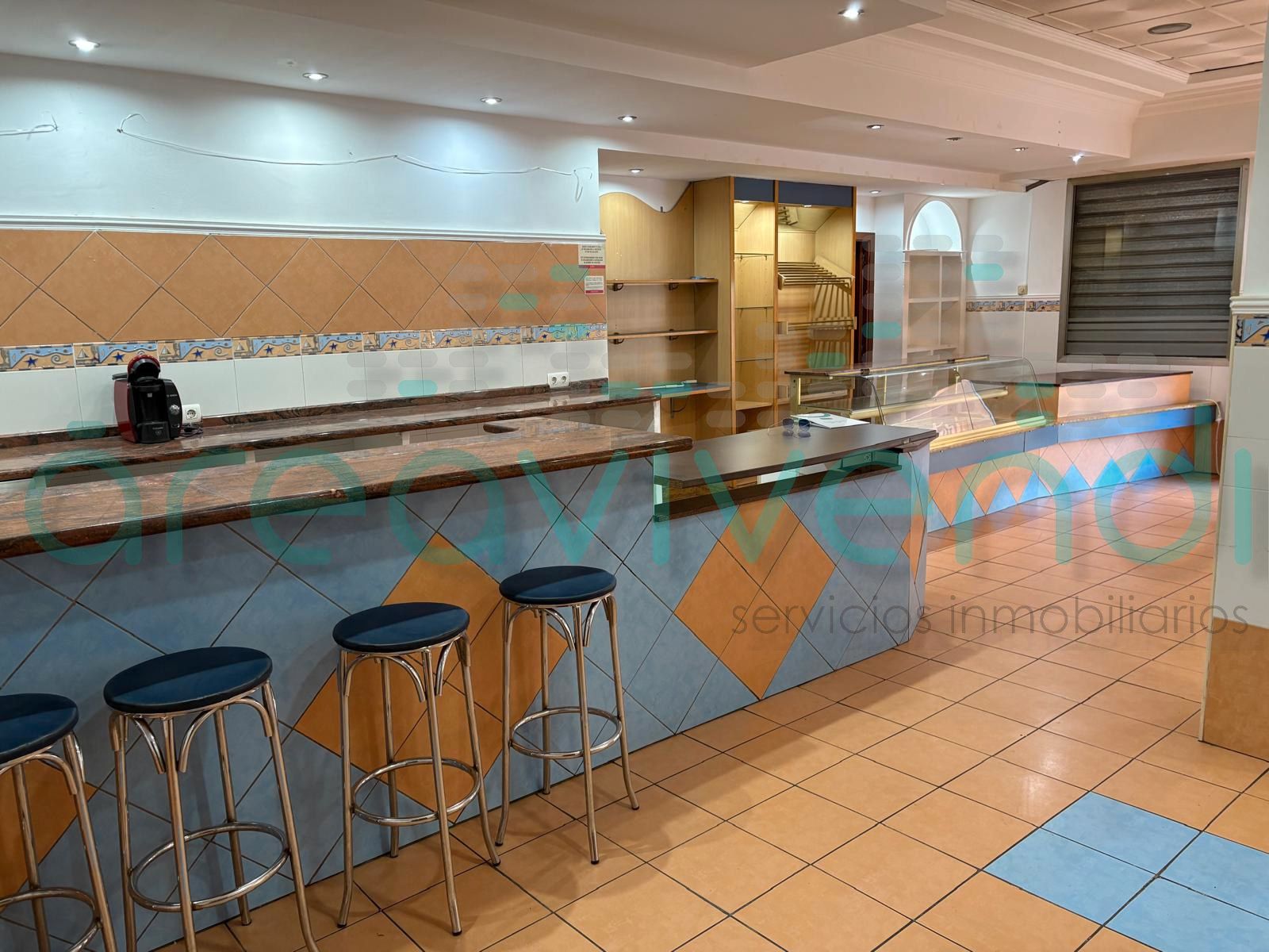 Kitchen of Premises for sale in Castellón de la Plana / Castelló de la Plana  with Air Conditioner and Furnished