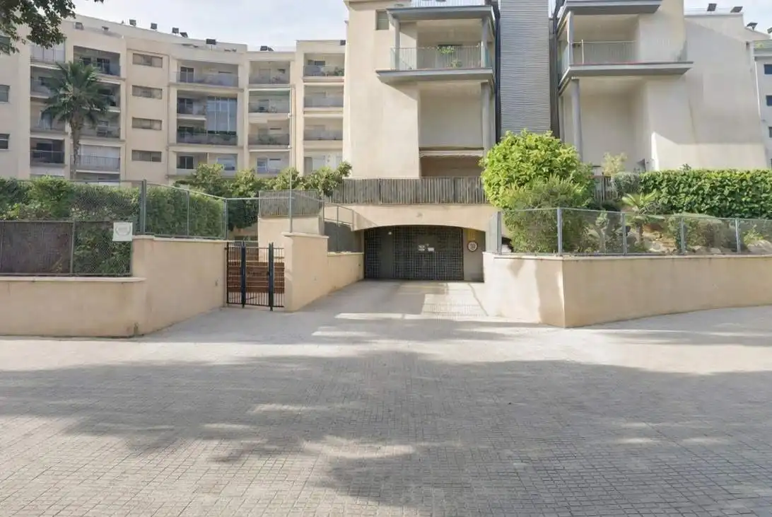 Vista exterior de Piso en venta en Sitges con Aire acondicionado, Calefacción y Jardín privado