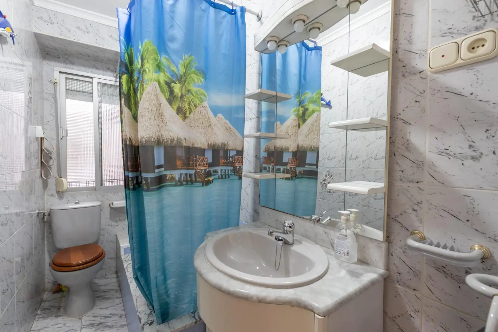 Baño de Piso en venta en Granada con Aire acondicionado y Balcón