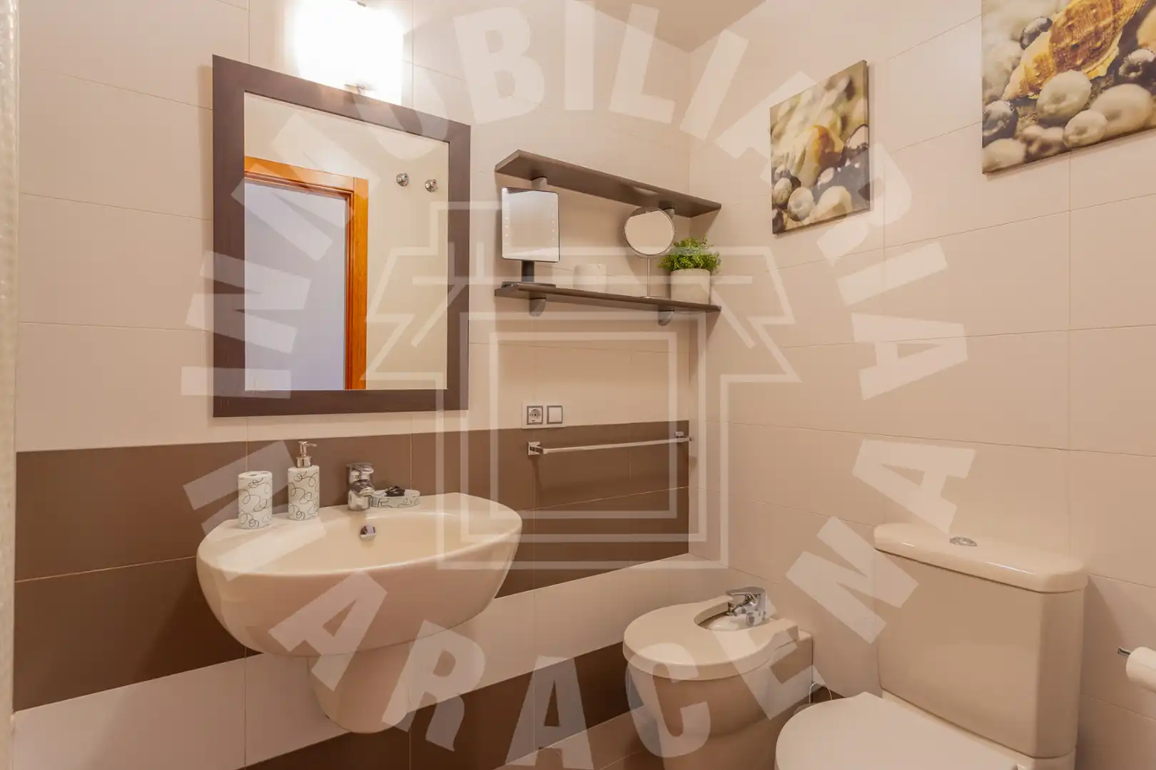 Baño de Apartamento en venta en Maracena con Calefacción, Parquet y Terraza