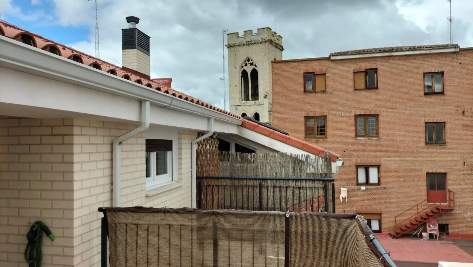 Vista exterior de Àtic en venda en Palencia amb Calefacció, Terrassa i Traster