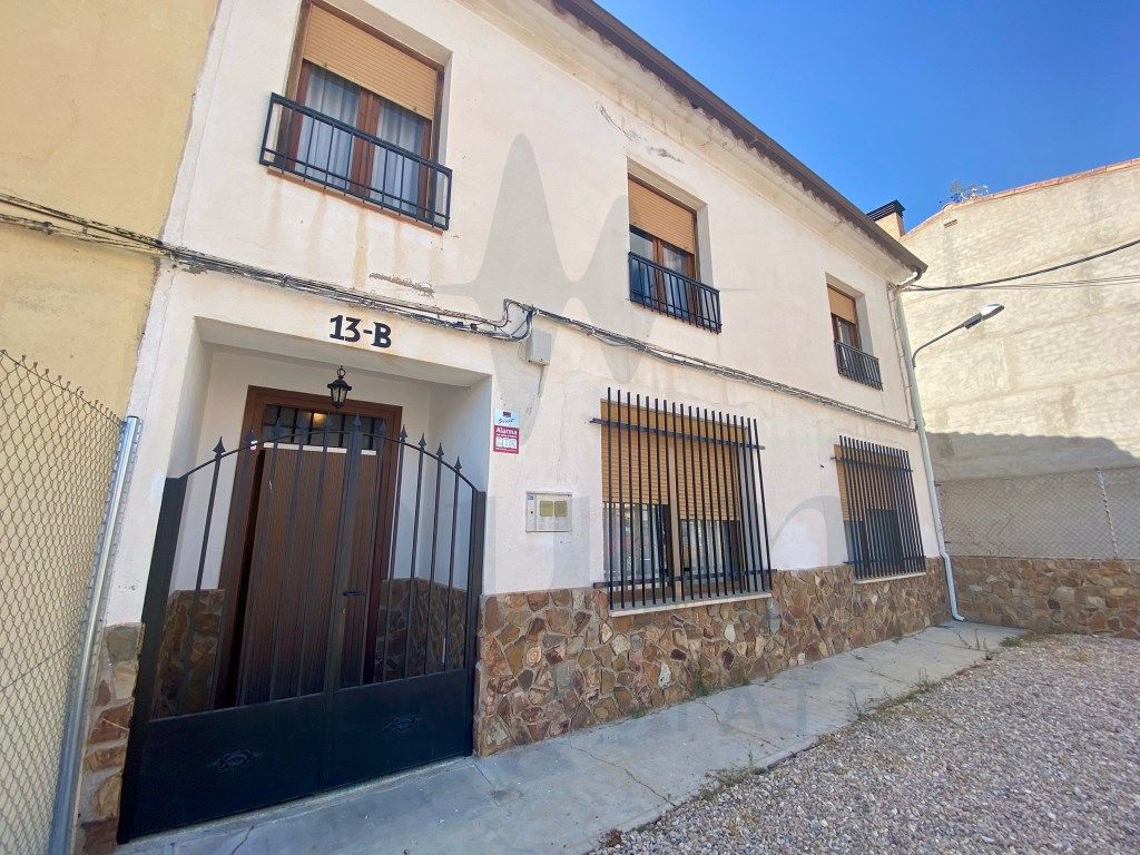 Vista exterior de Casa o xalet en venda en Dosbarrios