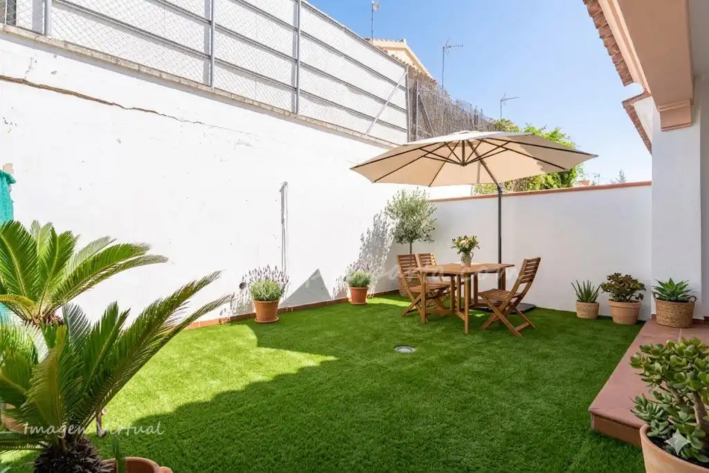 Terrace of Detached homes for sale in Espartinas  with Air Conditioner, Heating and Oven