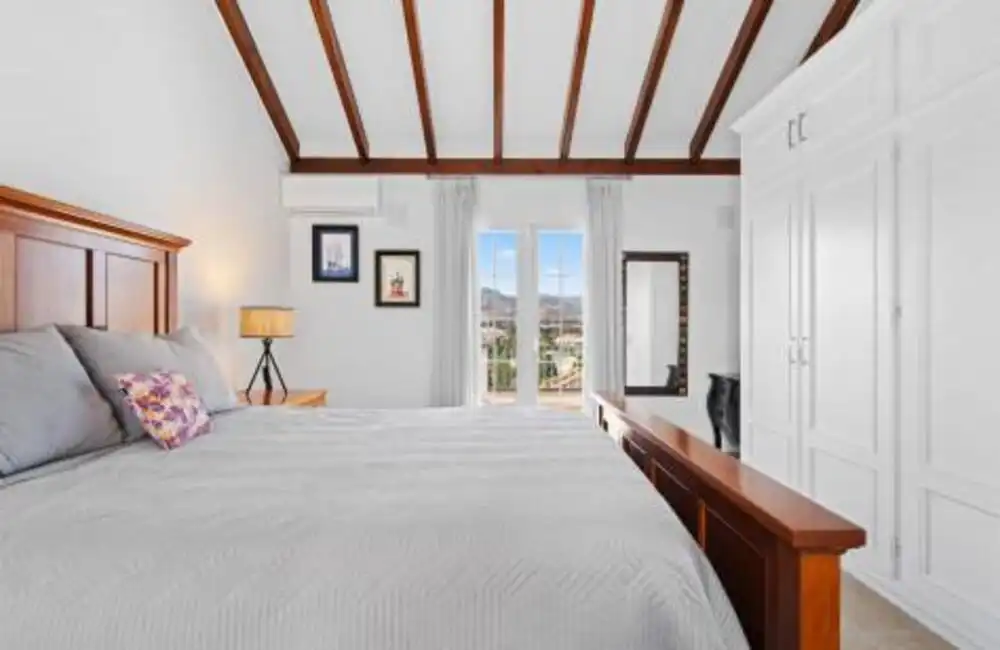 Dormitori de Casa adosada en venda en Marbella amb Aire condicionat, Jardí privat i Terrassa