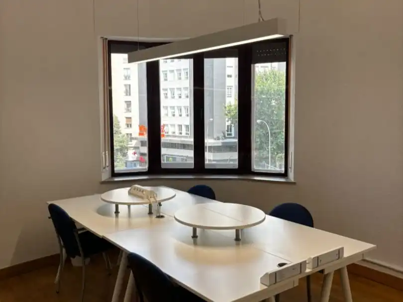 Büro zur Miete in Madrid mit Klimaanlage, Heizung und Möbliert