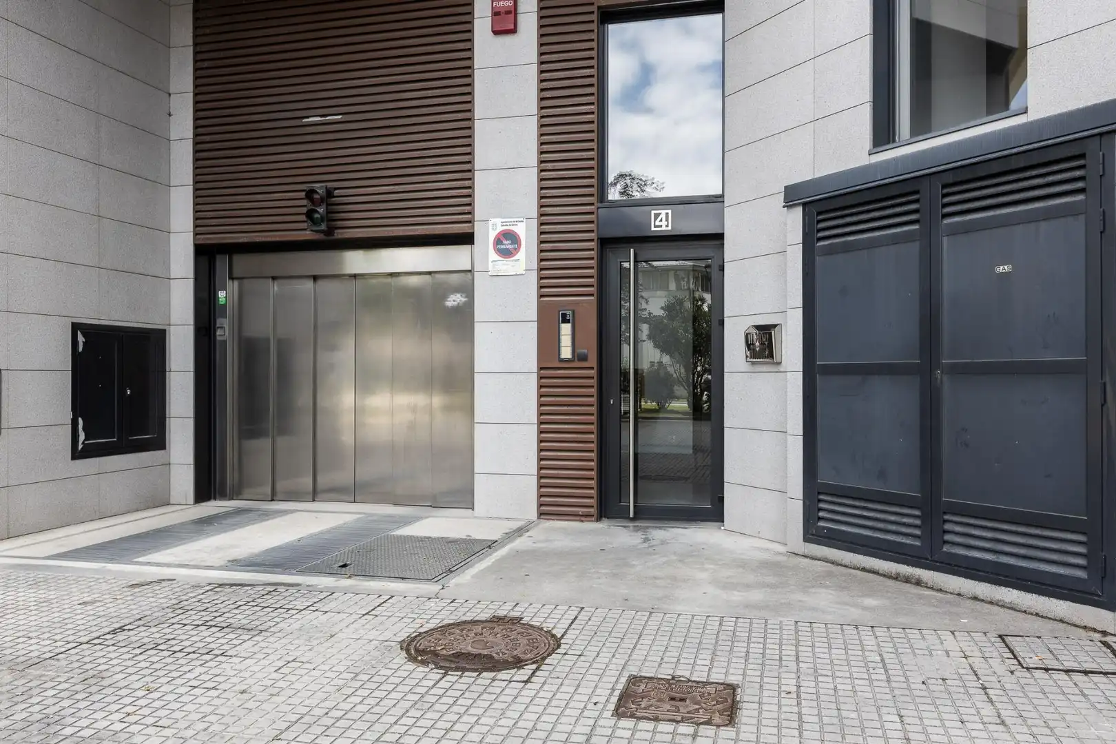Außenansicht von Dachboden zum Verkauf in A Coruña Capital  mit Heizung und Terrasse