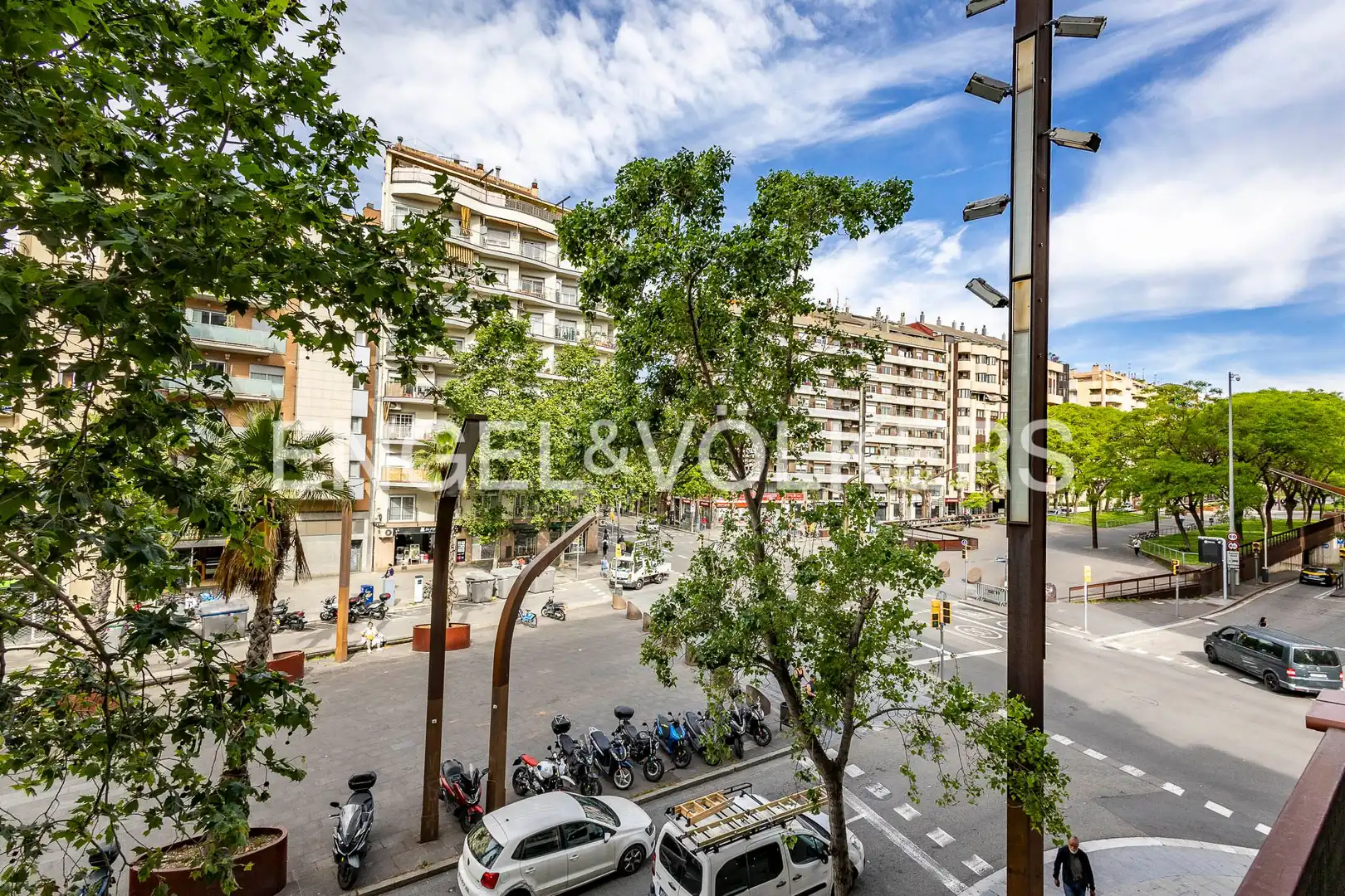 Exterior view of Flat for sale in Barcelona  with Air Conditioner, Heating and Balcony