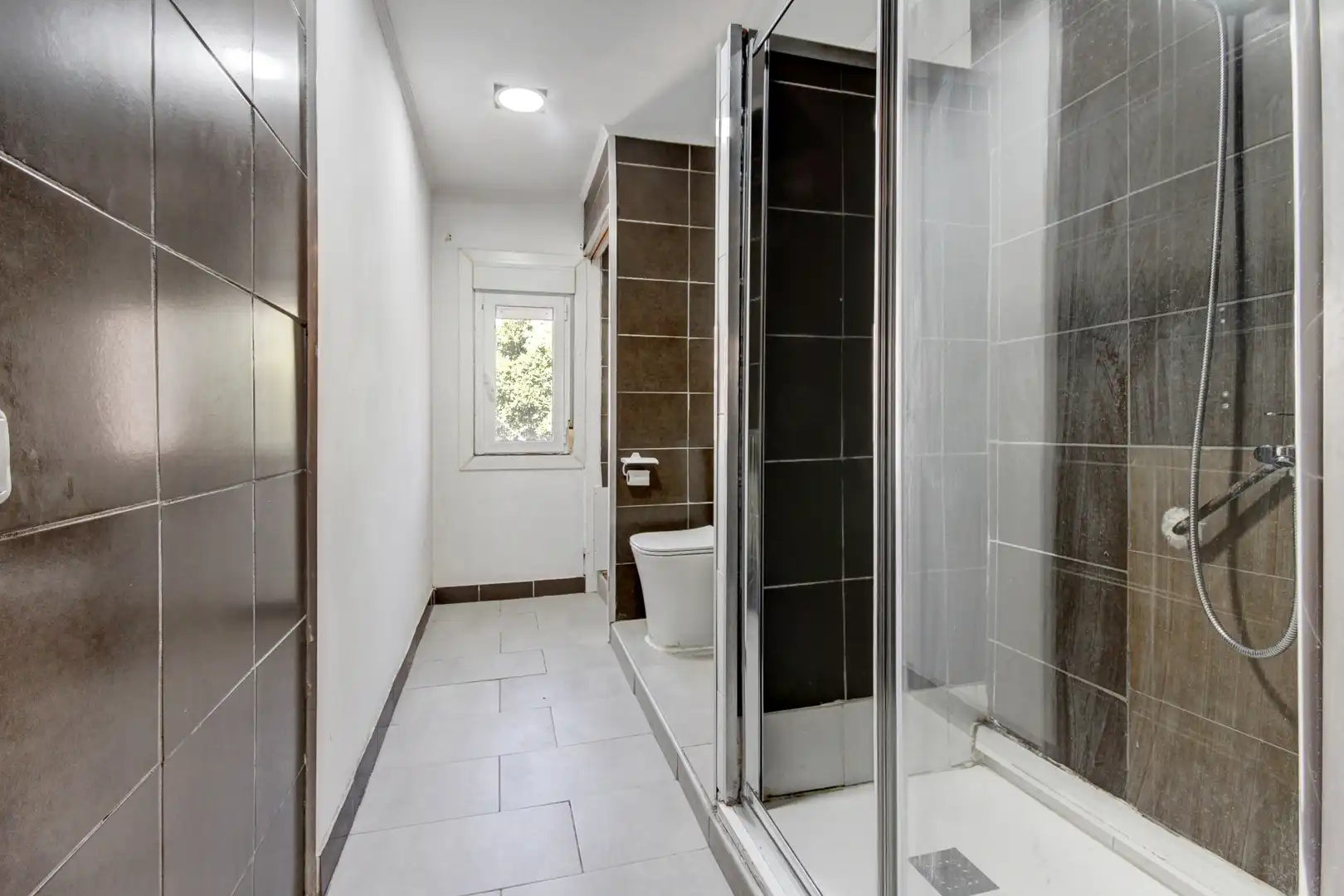 Baño de Piso en venta en Vallirana con Trastero y Horno