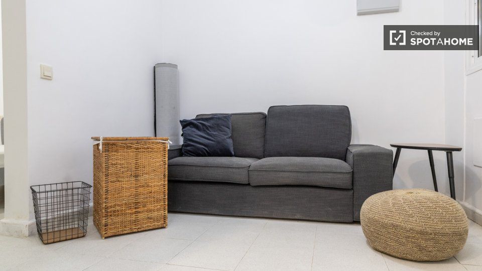 Flat to rent in  Madrid Capital  with Air Conditioner, Heating and Furnished