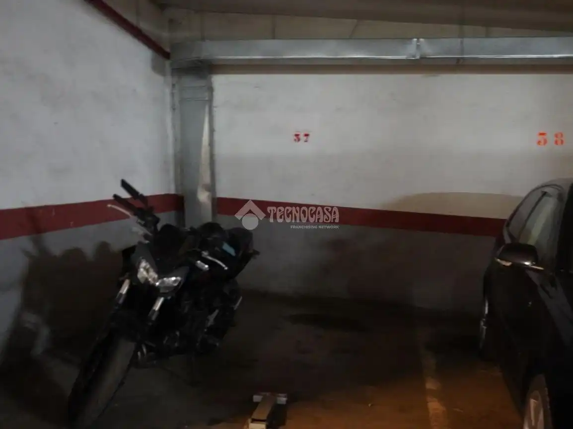 Einzelparkplatz zum Verkauf in Zona Botánico, imagen 2
