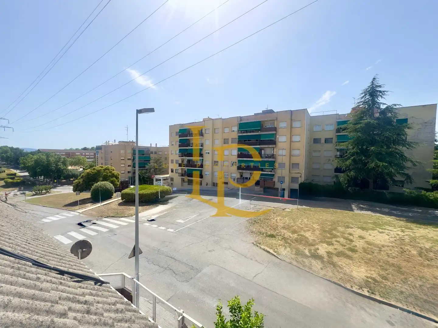 Vista exterior de Casa adosada en venda en Rubí amb Aire condicionat, Calefacció i Terrassa