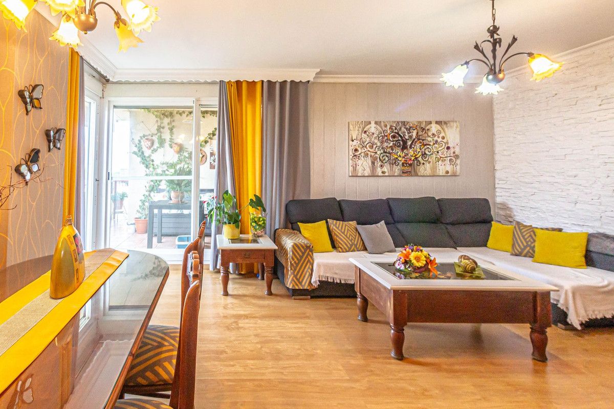 Sala d'estar de Apartament en venda en La Línea de la Concepción amb Terrassa