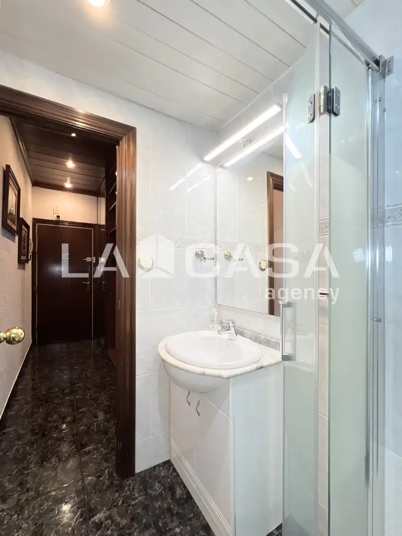 Badezimmer von Wohnung zum Verkauf in Badalona mit Heizung