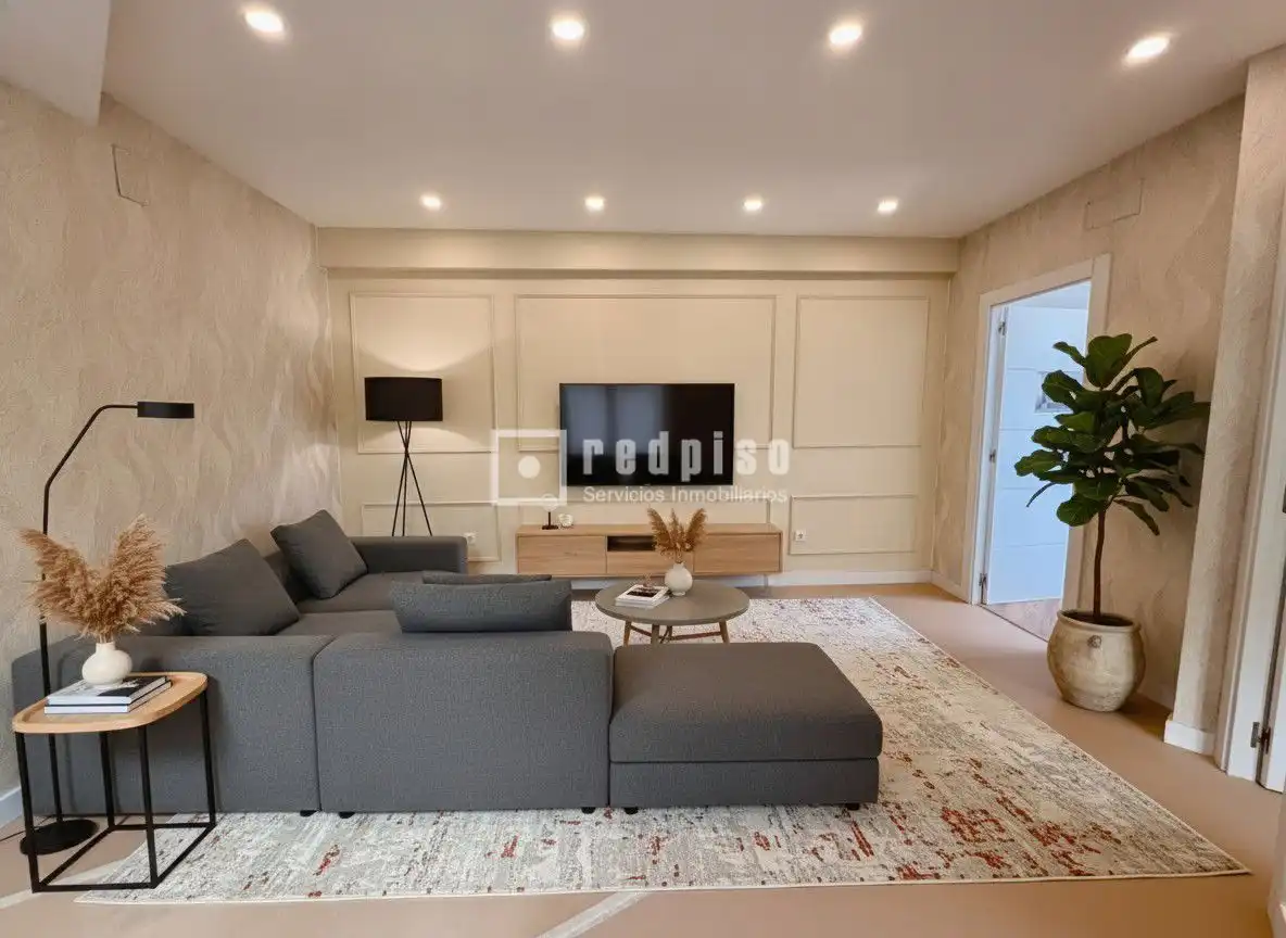 Flat with lift for sale in del Aviador Zorita