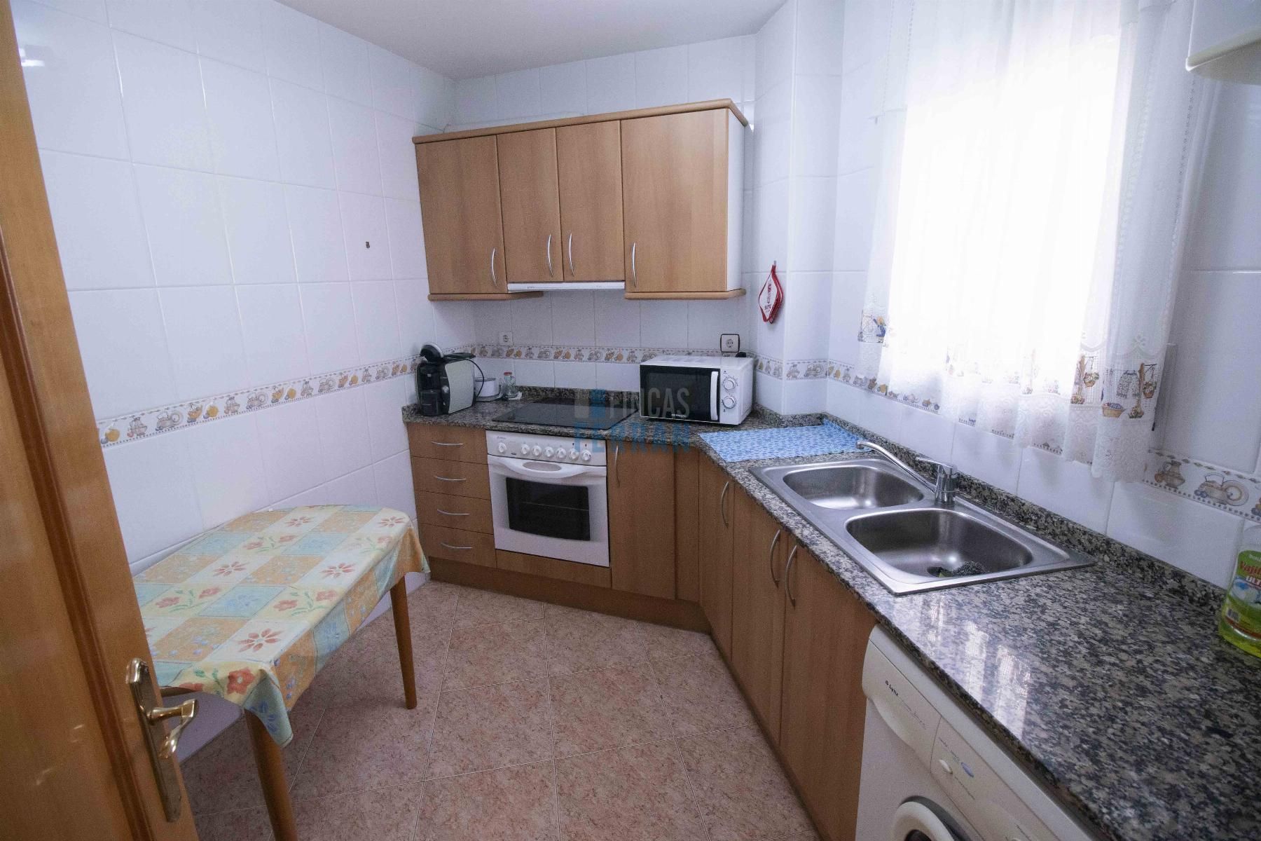 Kitchen of Apartment for sale in El Vendrell  with Terrace, Furnished and Community pool