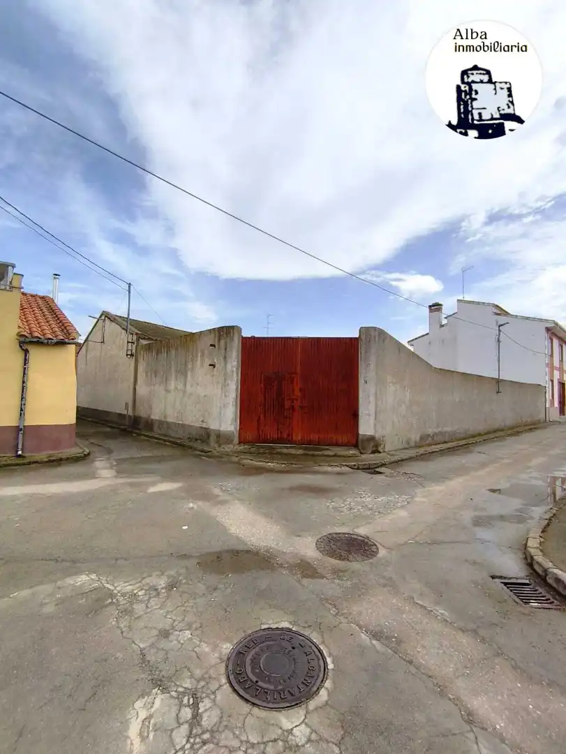 Außenansicht von Fabrik Grundstücke zum Verkauf in Garcihernández