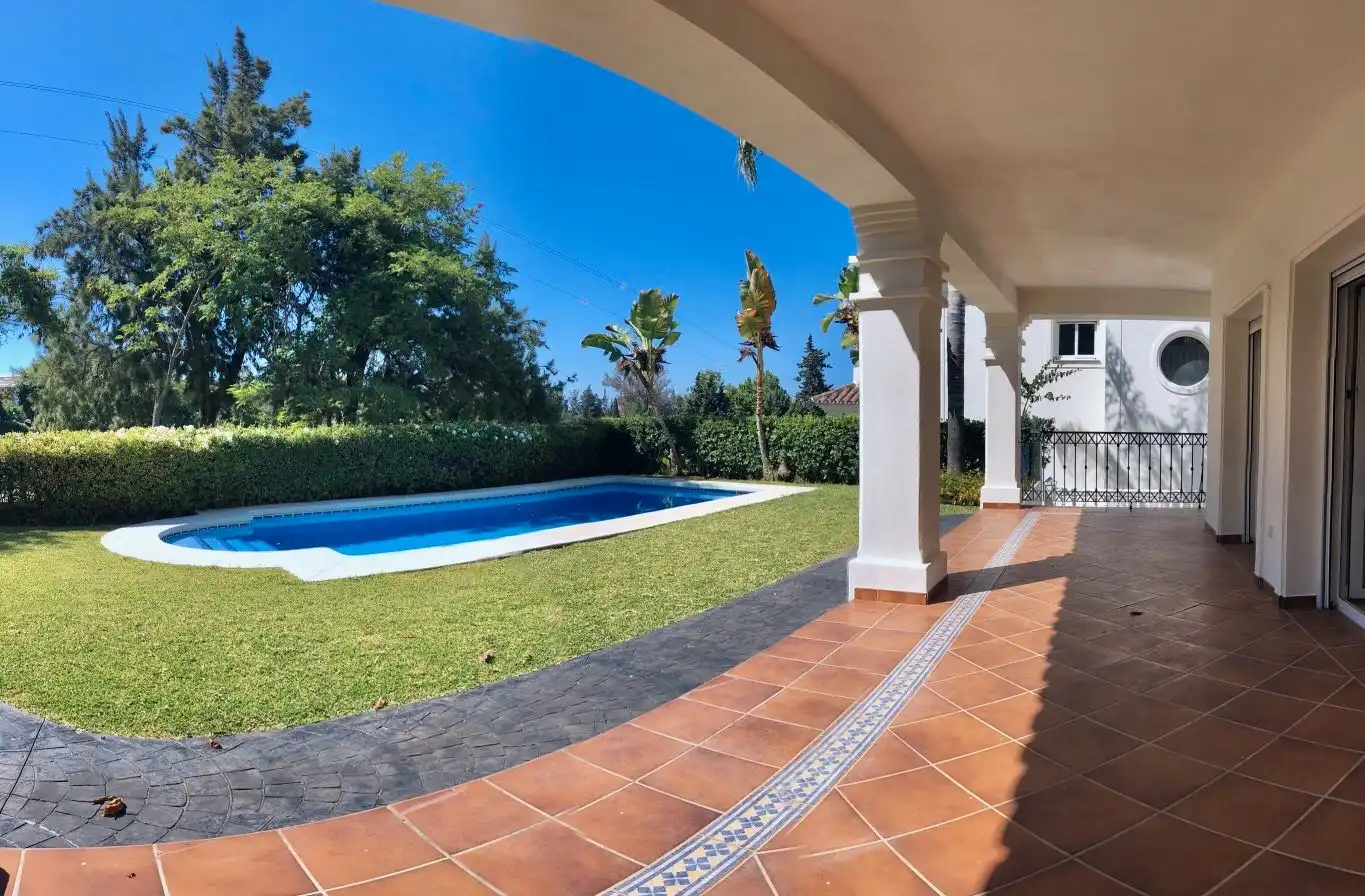 Jardí de Casa o xalet en venda en Marbella amb Aire condicionat, Calefacció i Jardí privat
