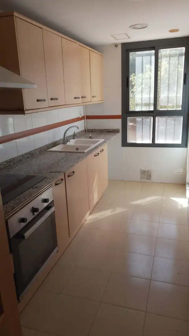 Cocina de Piso en venta en Valencia con Jardín privado, Parquet y Horno