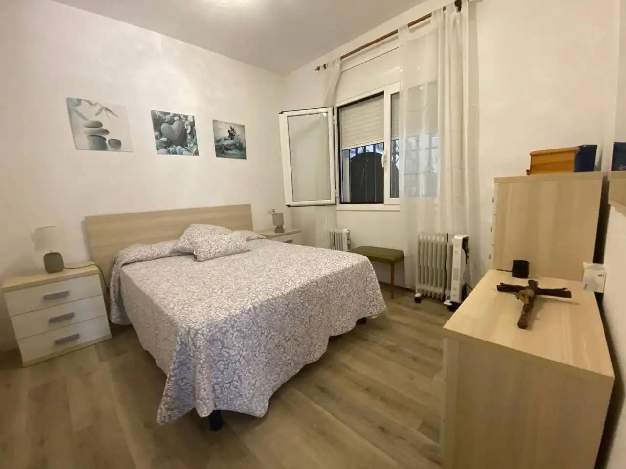 Dormitori de Casa o xalet en venda en Mont-roig del Camp amb Jardí privat, Piscina i Moblat