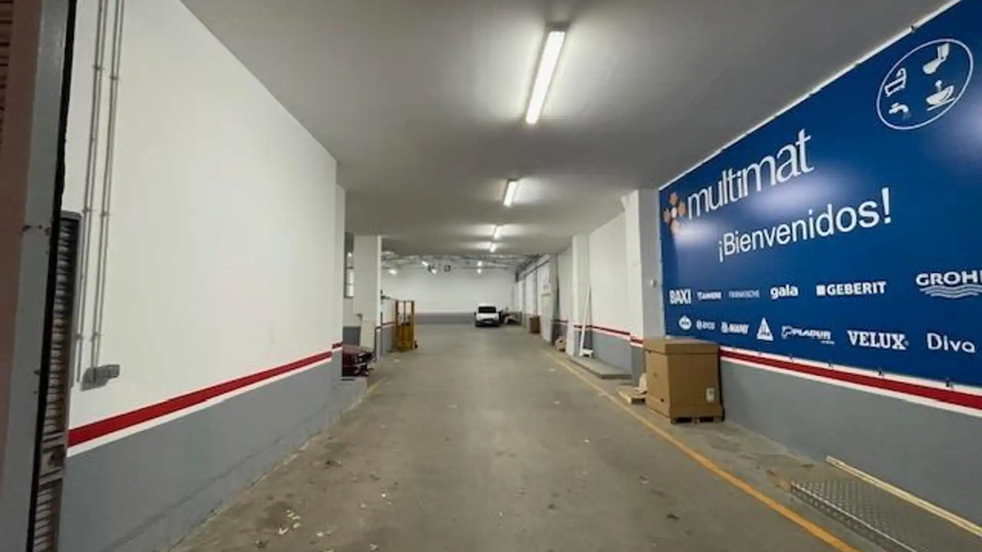 Parkplatz von Fabrikhallen zur Miete in Ourense Capital 