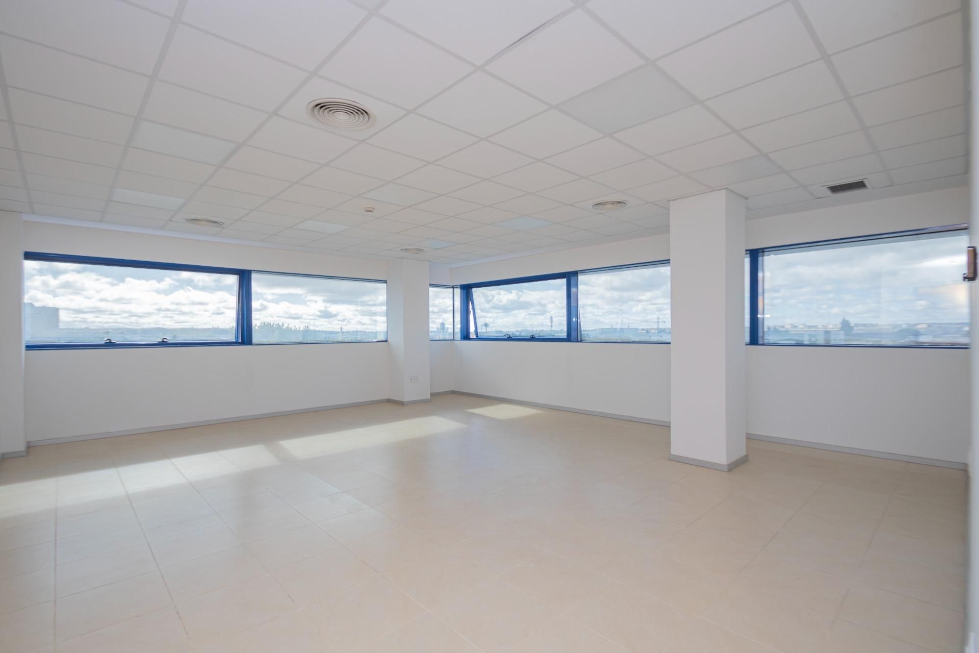 Office for sale in  Sevilla Capital  with Air Conditioner
