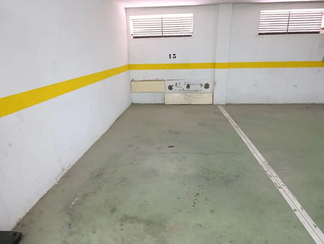 Parkplatz von Garage zum Verkauf in Esquivias