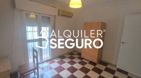 Foto 2 de Piso de alquiler en Levíes, San Bartolomé, Sevilla Capital