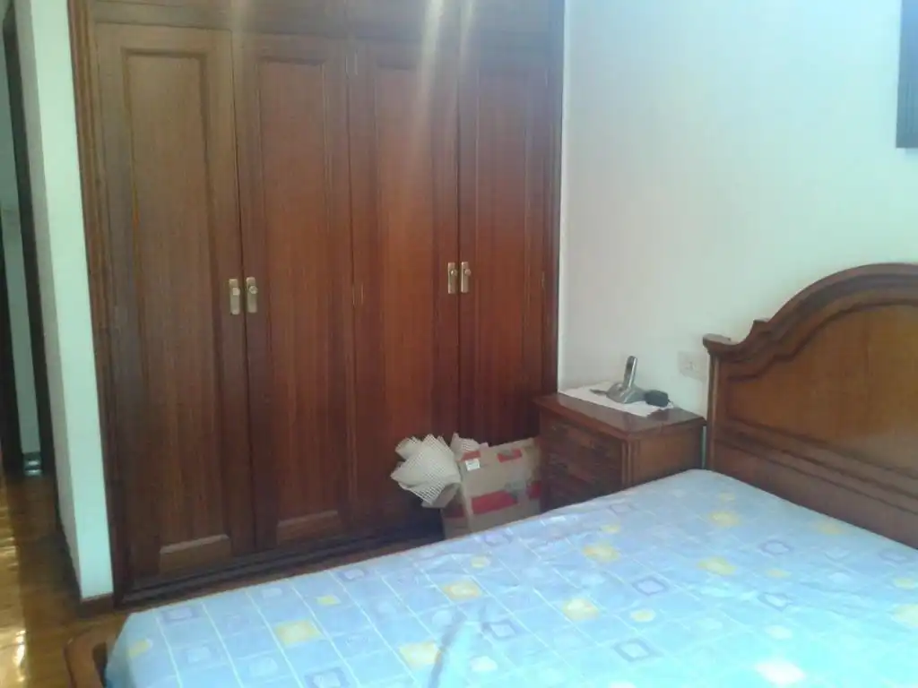 Schlafzimmer von Wohnung zur Miete in Ourense Capital  mit Heizung, Parkett und Möbliert