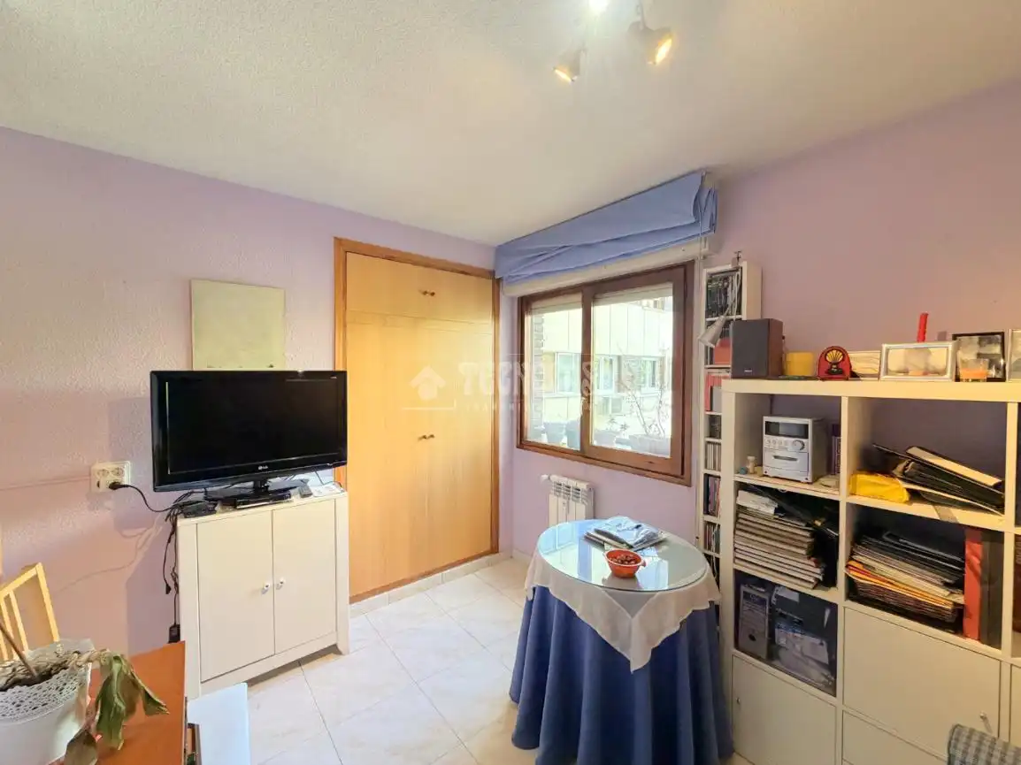 Habitación de Piso en venta en Madrid con Calefacción, Piscina y Piscina comunitaria