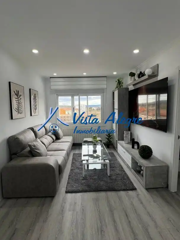 Flat with lift for sale in PLAZA LAS Cuevas, imagen 4