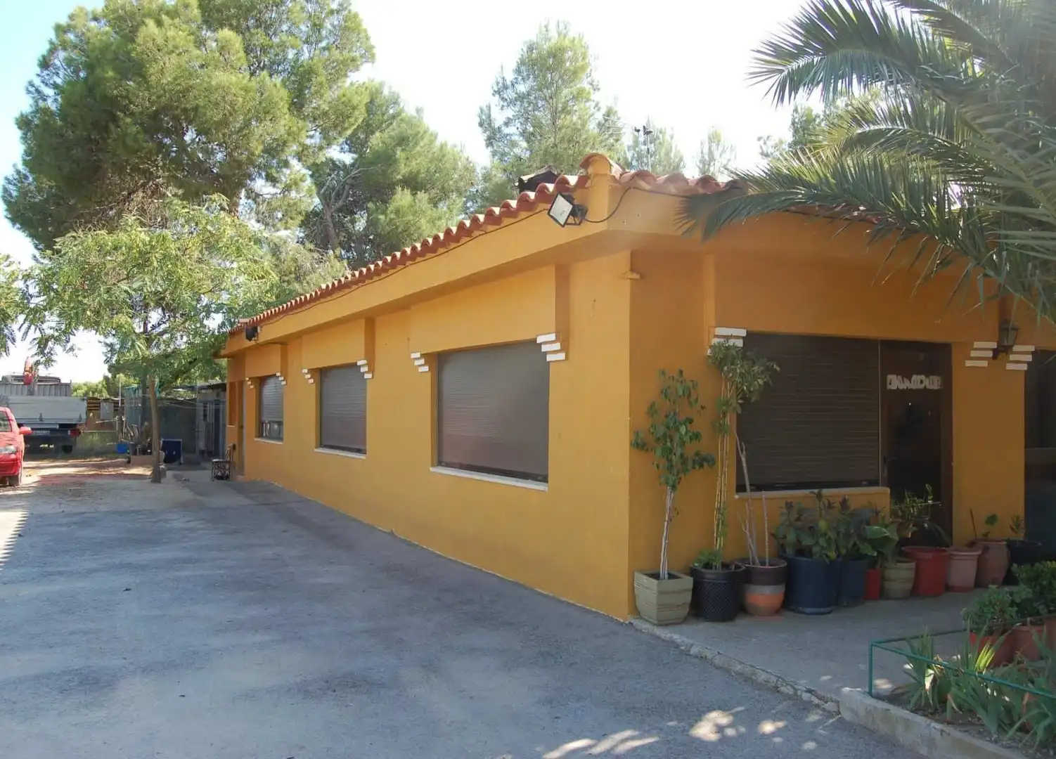 Vista exterior de Finca rústica en venda en Vilanova i la Geltrú amb Aire condicionat, Calefacció i Traster