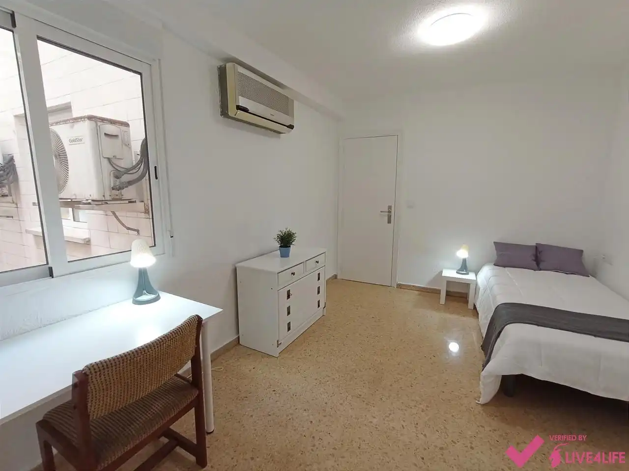 Habitación de Piso de alquiler en Burjassot con Aire acondicionado, Terraza y Amueblado