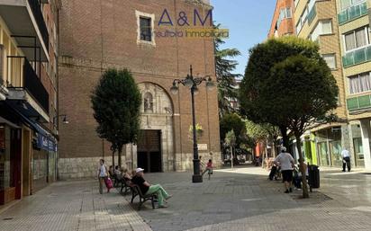 Vista exterior de Pis en venda en Valladolid Capital amb Terrassa