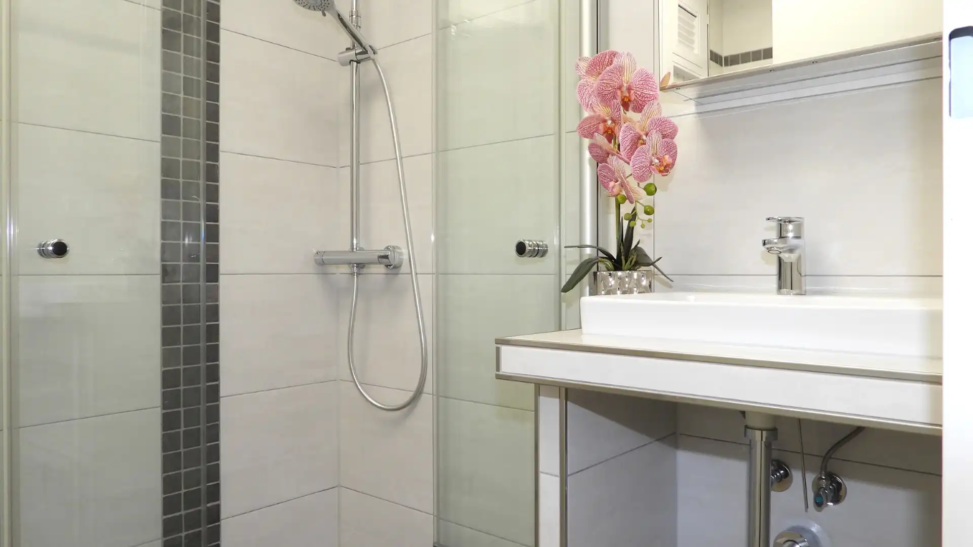 Bathroom of Flat for sale in La Manga del Mar Menor  with Air Conditioner, Heating and Terrace