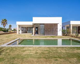 Vista exterior de Casa o xalet en venda en Es Mercadal amb Aire condicionat i Piscina