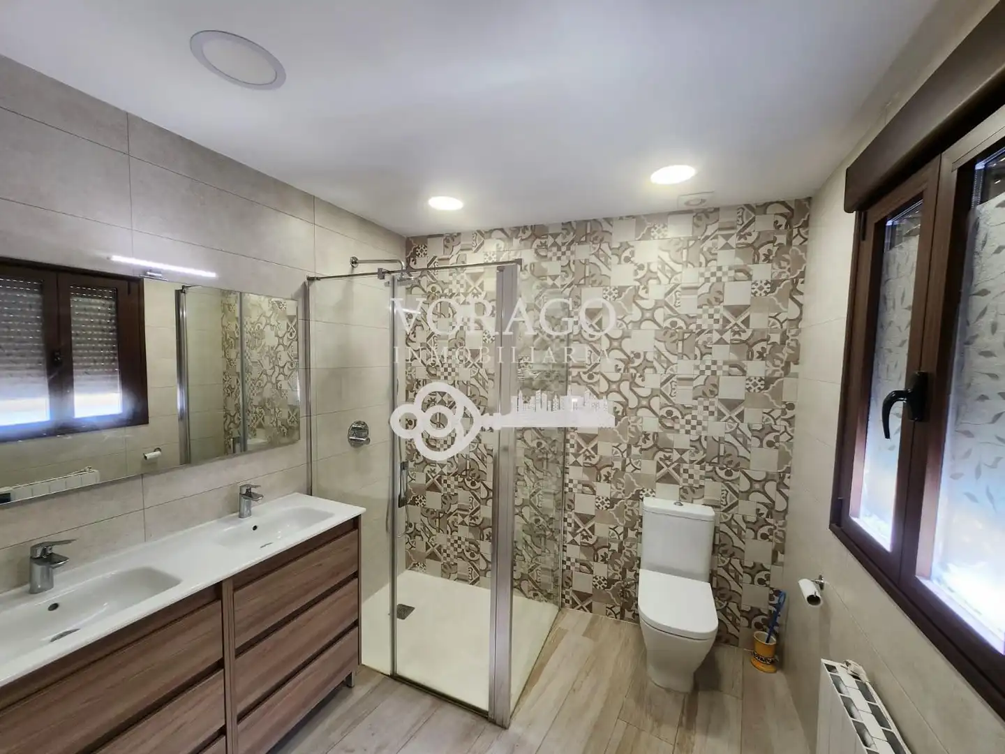 Bathroom of Houses for rent in Alcalá de Henares