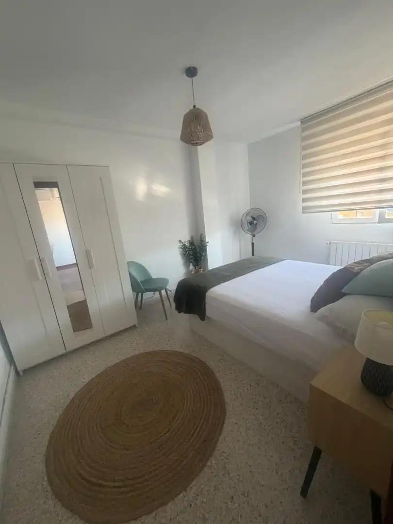 Schlafzimmer von Wohnung zur Miete in Granada mit Abstellraum, Möbliert und Balkon