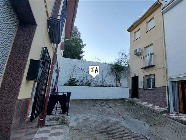 Casa adosada en Venta en Castillo de Locubín