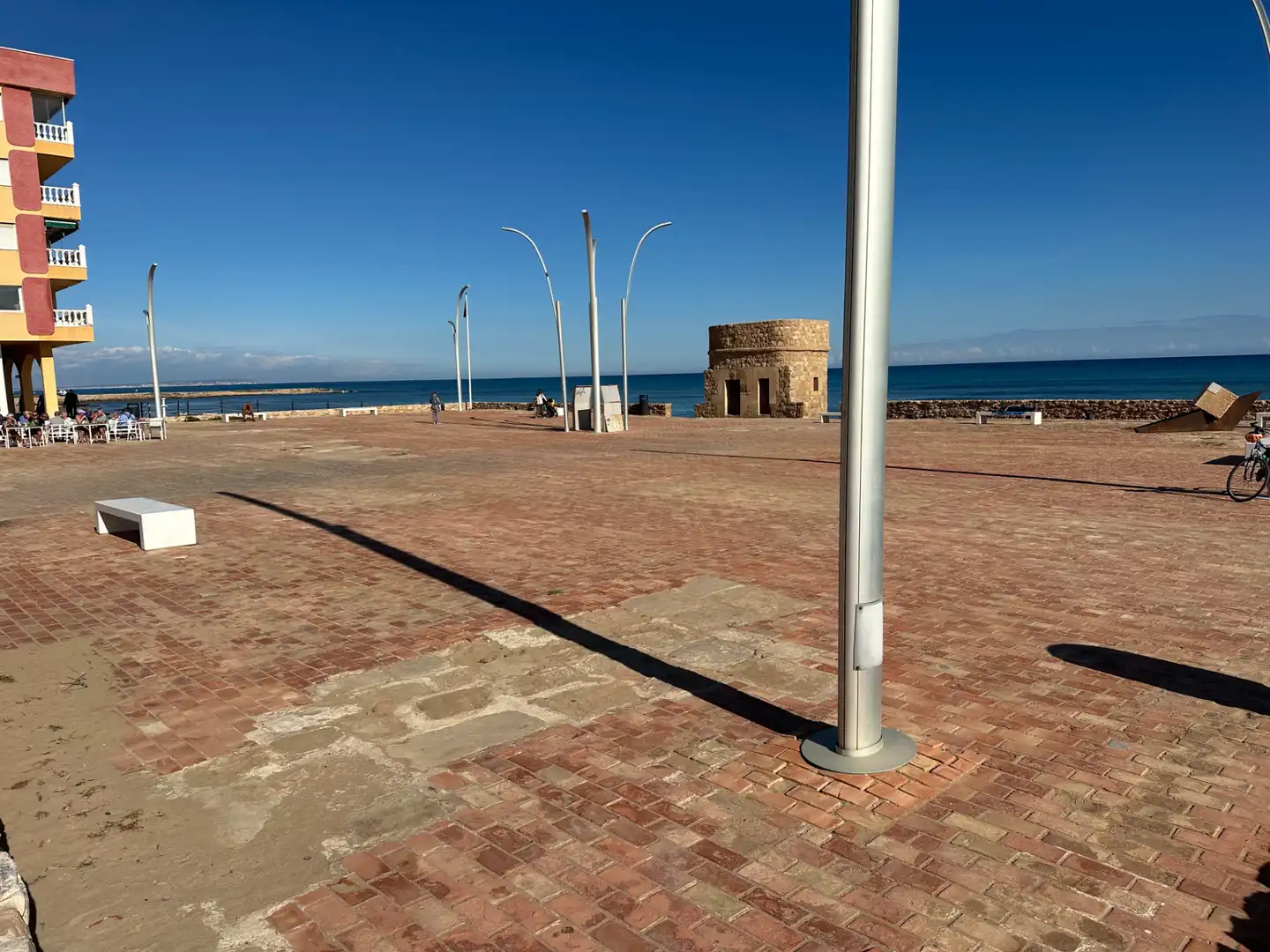 Außenansicht von Wohnungen zum Verkauf in Torrevieja mit Klimaanlage, Heizung und Terrasse
