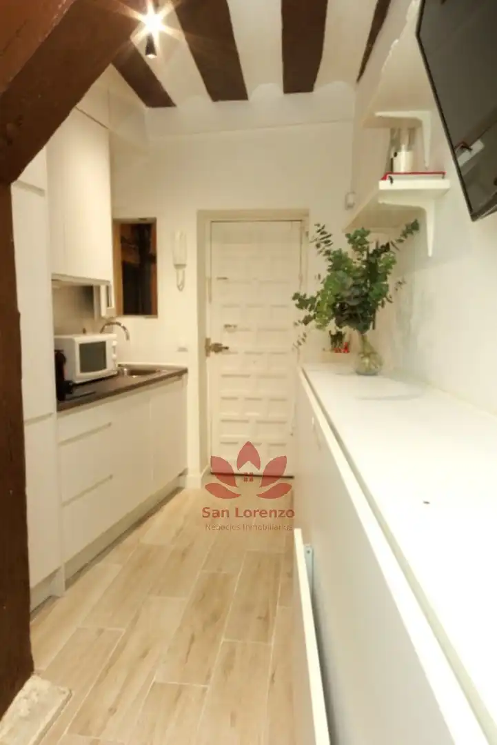 Estudio en venta en DEL TESORO, imagen 2