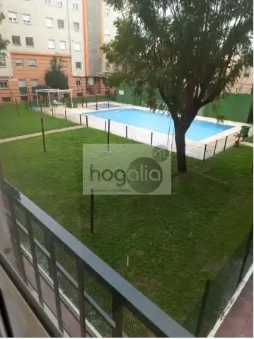 Swimming pool of Flat for rent in Sevilla  with Air Conditioner, Swimming Pool and Furnished