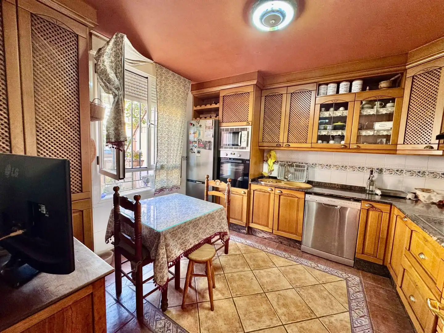 Kitchen of Detached homes for sale in Valdepeñas  with Air Conditioner and Heating