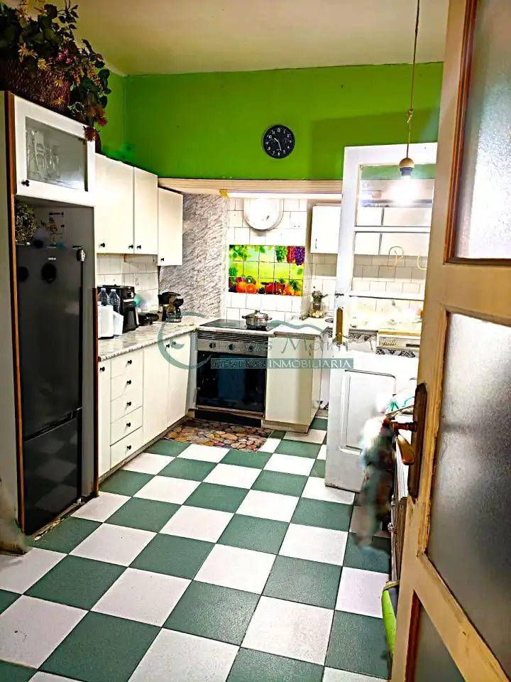 Cocina de Piso en venta en Vigo  con Calefacción, Terraza y Balcón