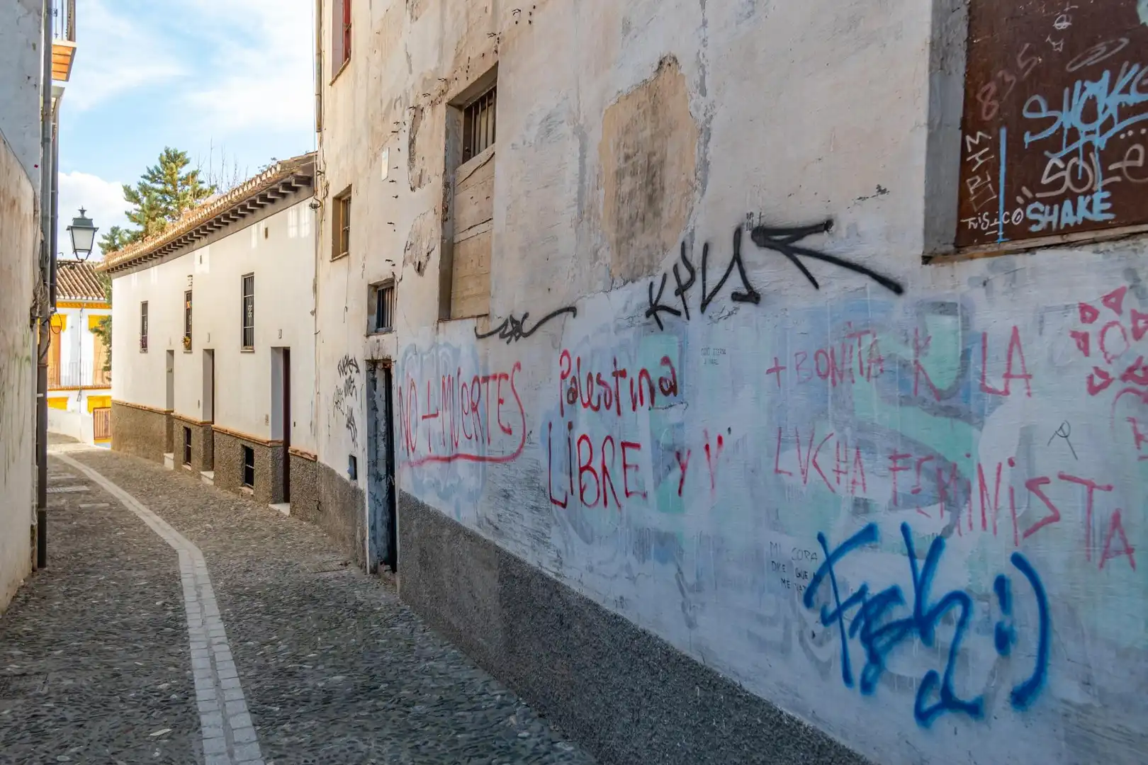 Vista exterior de Edificio en venta en Granada