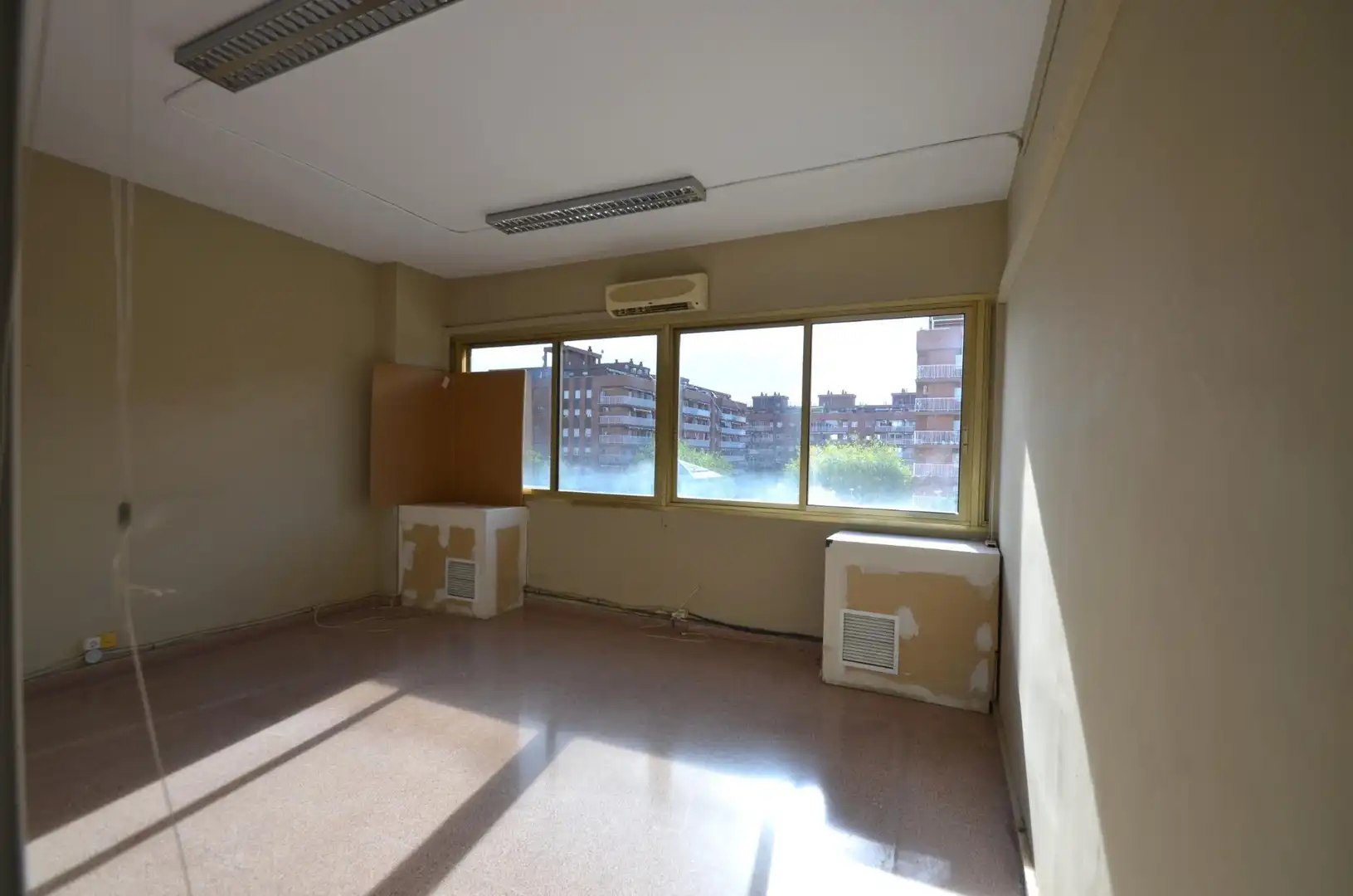 Office space to rent in SOLER I CARBONELL 28, imagen 4