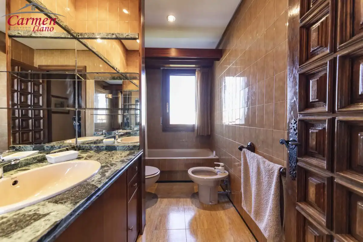 Baño de Casa o chalet en venta en Getxo  con Calefacción, Jardín privado y Terraza