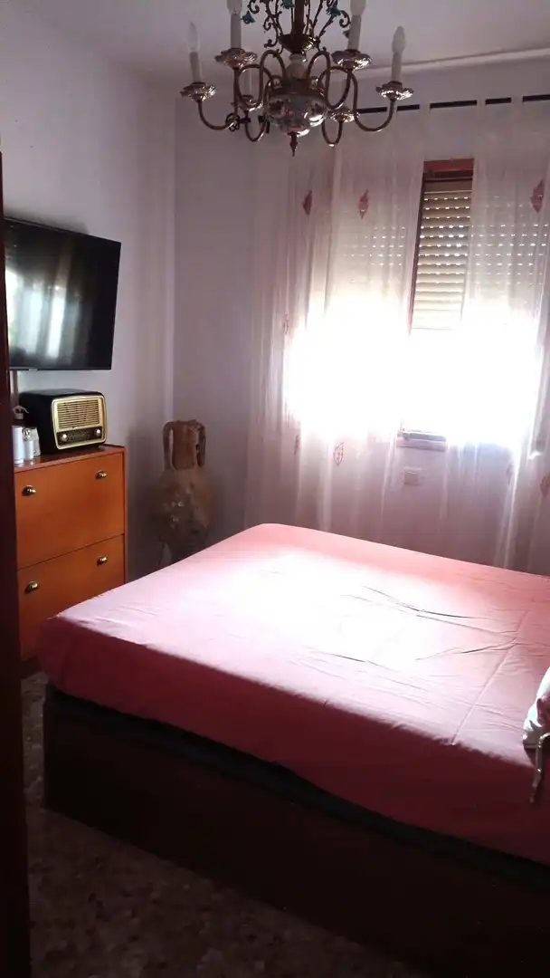 Dormitori de Casa o xalet en venda en Alicante / Alacant amb Jardí privat, Terrassa i Traster