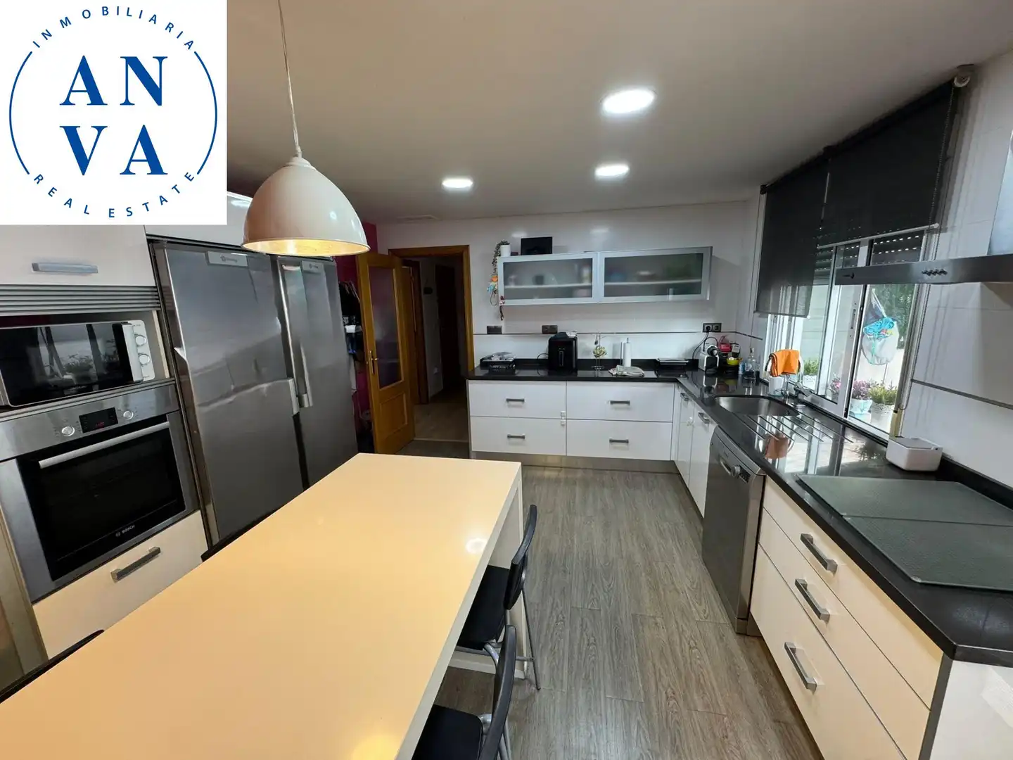 Cocina de Casa o chalet en venta en Sant Joan d'Alacant con Aire acondicionado, Jardín privado y Terraza